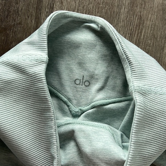 Alo Yoga Leggings - Picture 4 of 5